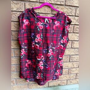 ▪️ 4/$25- Live 4 Truth Floral Plaid Top‎